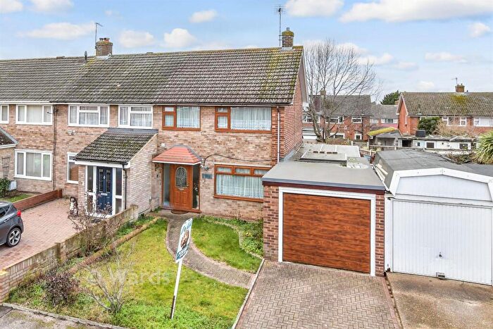 3 Bedroom End Of Terrace House For Sale In Gabriel Gardens, Gravesend, Kent, DA12