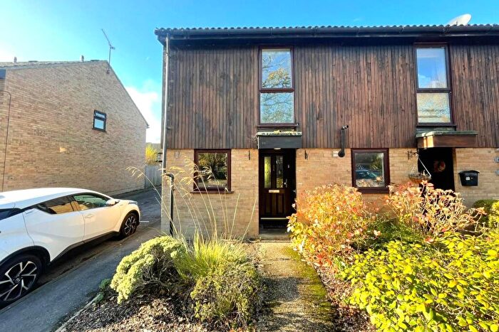 2 Bedroom End Of Terrace House For Sale In Maple Close, Ash Vale, GU12