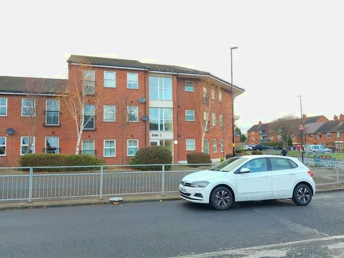 2 Bedroom Flat To Rent In Packington Avenue, Shard End, Birmingham, B34