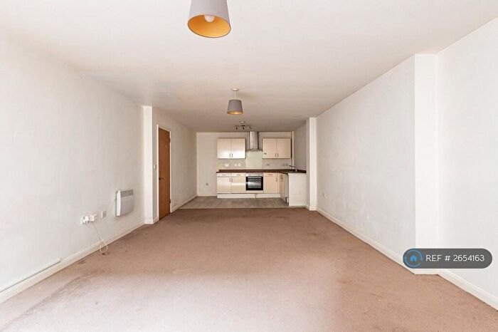 1 Bedroom Flat To Rent In Brook House, Chatham, ME4