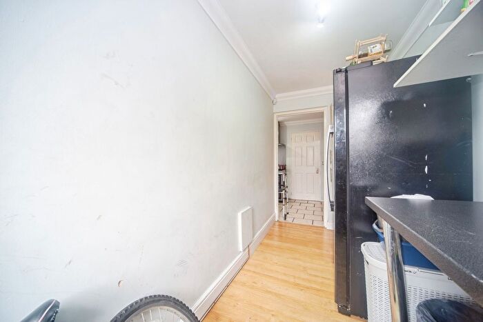 3 Bedroom Terraced House For Sale In Windbury Road, Southampton, Hampshire, SO16