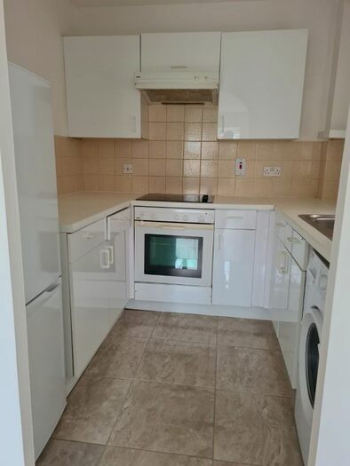 1 Bedroom Flat To Rent In Scotland Green Road, Enfield, EN3