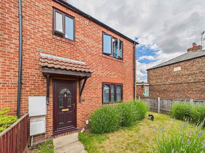 3 Bedroom Semi-Detached House To Rent In Church Lane, Carlton, DN14