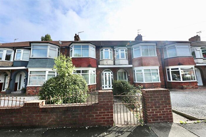 3 Bedroom Terraced House For Sale In Bricknell Avenue, Hull, HU5
