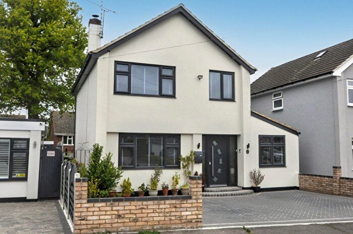 4 Bedroom Detached House For Sale In Kings Park, Benfleet, Essex, SS7