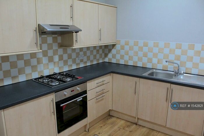 2 Bedroom Maisonette To Rent In Station Road, Urmston, Manchester, M41
