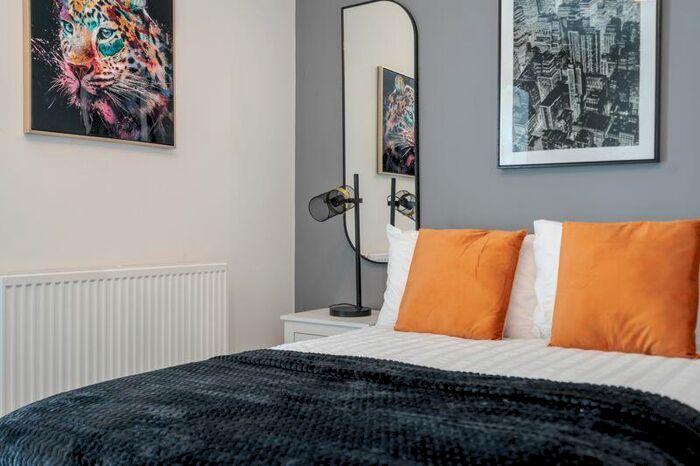 1 Bedroom House Of Multiple Occupation To Rent In House Share - Ash Grove, Bolton, Hmo -, BL1