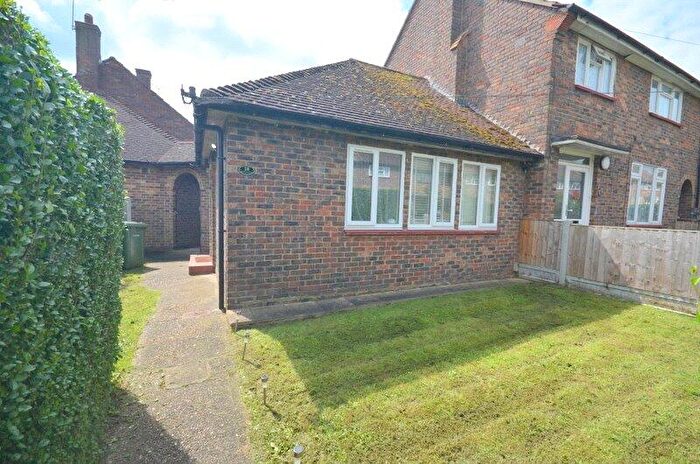 1 Bedroom Bungalow To Rent In Melksham Close, Romford, Essex, RM3