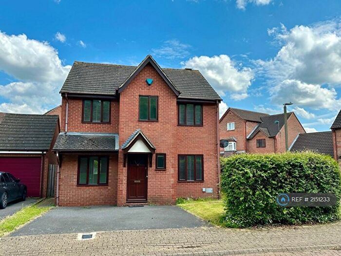 4 Bedroom Detached House To Rent In Bickleigh Crescent, Furzton, Milton Keynes, MK4