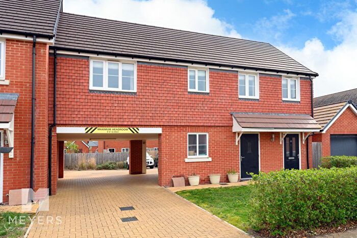 2 Bedroom Maisonette For Sale In Narrowleaf Drive, Ringwood, BH24