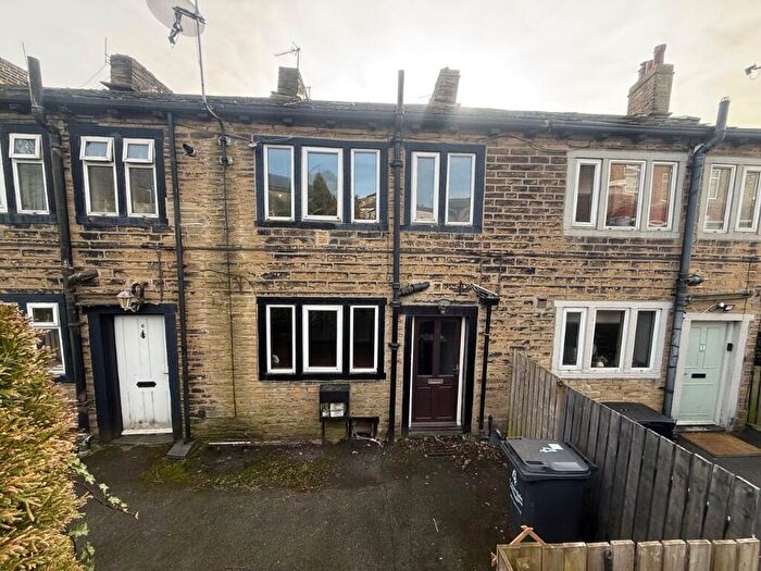 1 Bedroom Terraced House For Sale In Spring Gardens, Sowerby Bridge, West Yorkshire, HX6