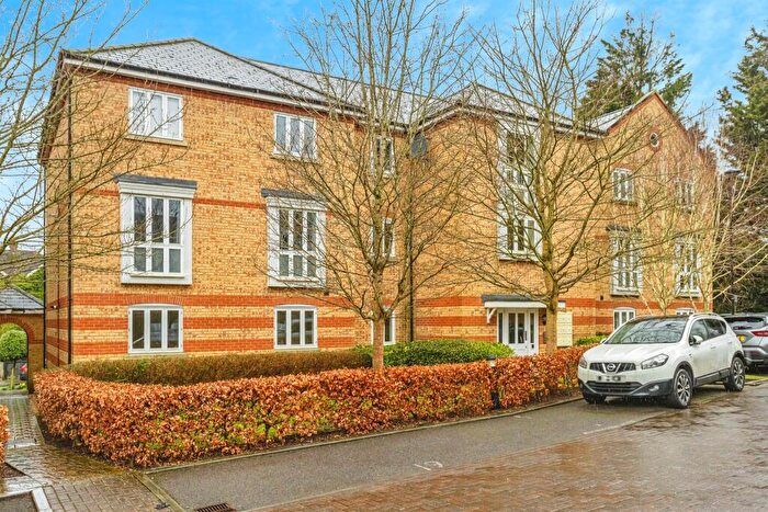 2 Bedroom Flat For Sale In Chapman Way, Haywards Heath, RH16