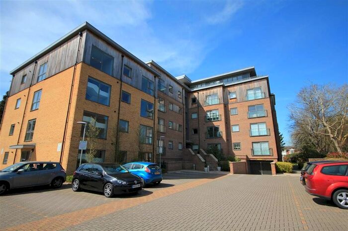 2 Bedroom Flat To Rent In Southcote Lane, Reading, Berkshire, RG30