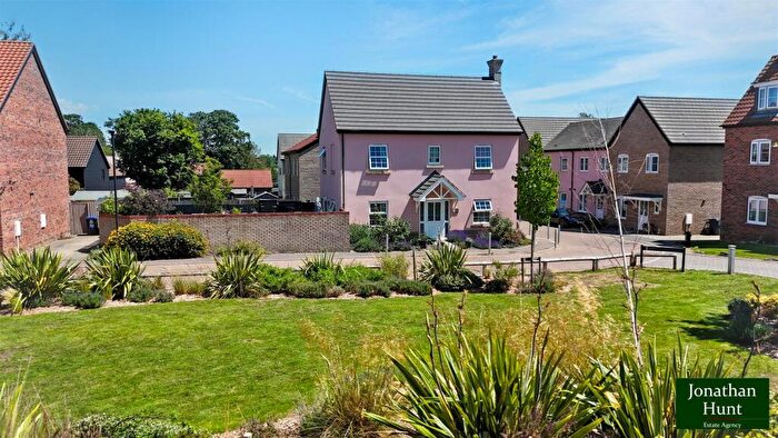 4 Bedroom Detached House For Sale In Hummerston Close, Buntingford, SG9