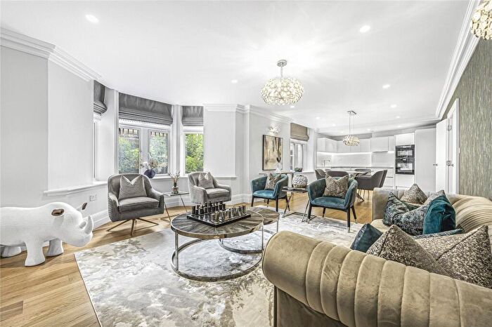 3 Bedroom Flat To Rent In Manor House, Marylebone Road, London, NW1