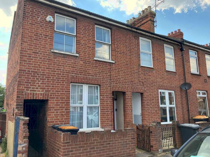 2 Bedroom End Of Terrace House To Rent In Palmerston Street, Bedford, MK41