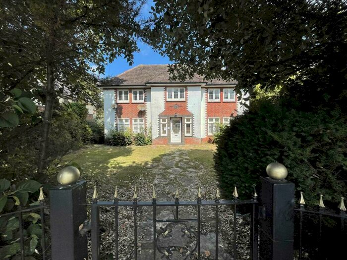 1 Bedroom Flat To Rent In Online Application Only Boscombe, Dorset, BH5