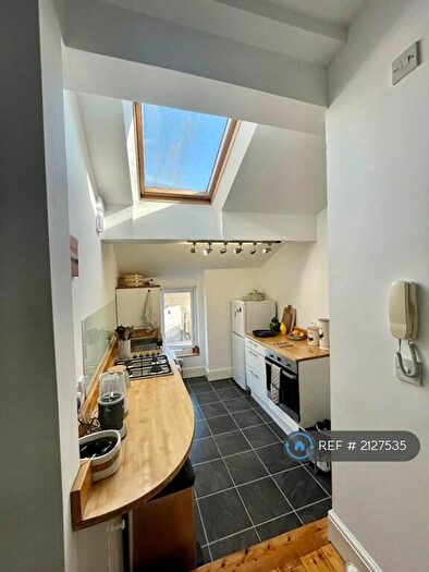 1 Bedroom Flat To Rent In Cyfarthfa St, Cardiff, CF24