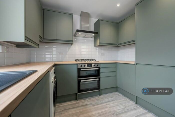 1 Bedroom Flat To Rent In Attleborough Road, Nuneaton, CV11