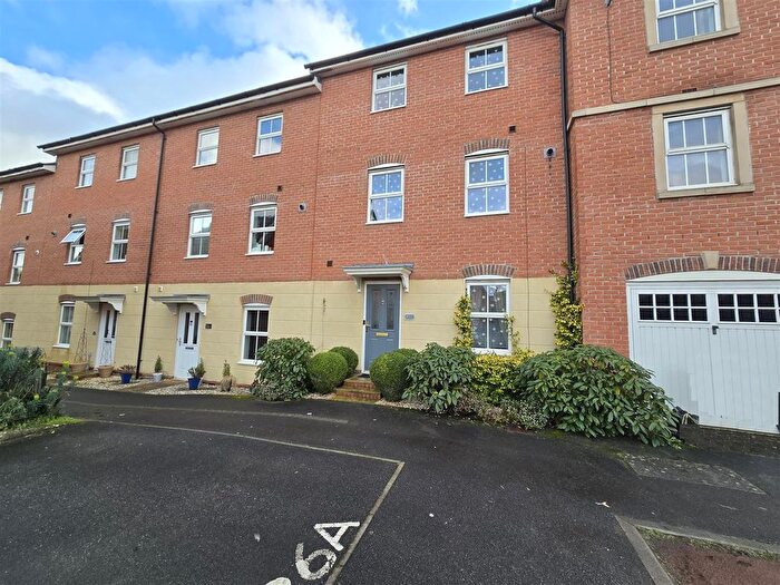 5 Bedroom Town House For Sale In Drovers, Sturminster Newton, DT10