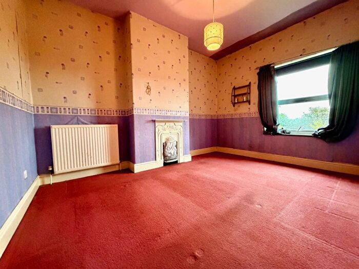 2 Bedroom Terraced House For Sale In Rufford Road, Huddersfield, HD3