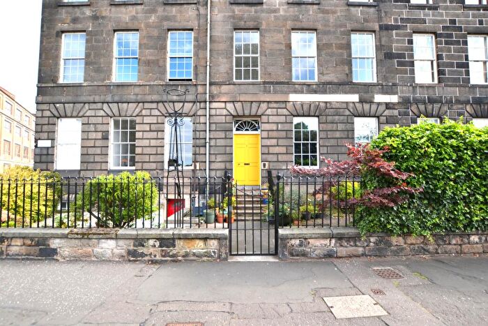 2 Bedroom Flat To Rent In Links Gardens, Edinburgh, EH6