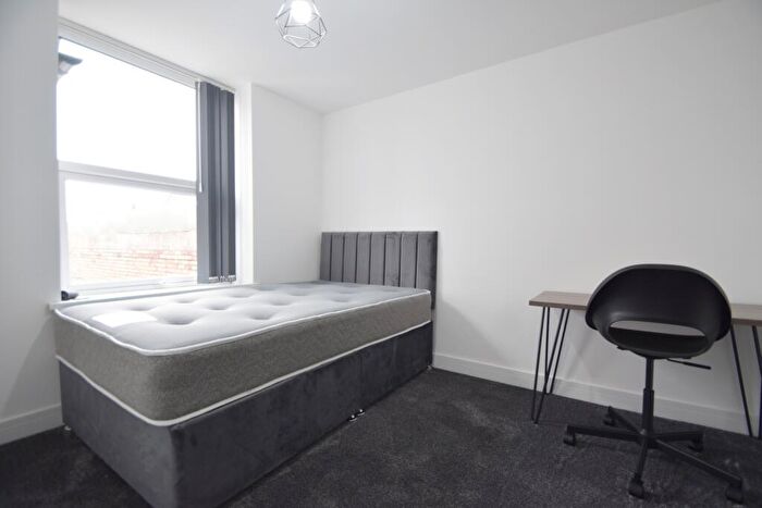 6 Bedroom Apartment To Rent In Woodville Road, Cathays, CF24