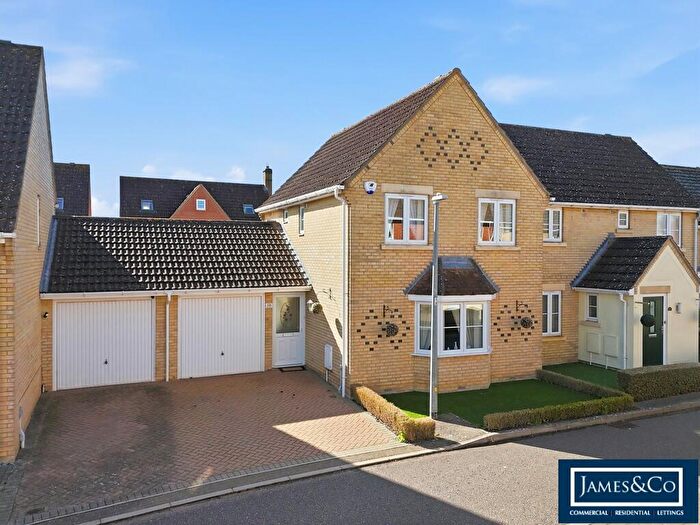 3 Bedroom Semi Detached House For Sale In Maple Way, Dunmow, CM6