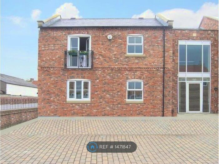 2 Bedroom Flat To Rent In North Moor Croft, Huntington, York, YO32