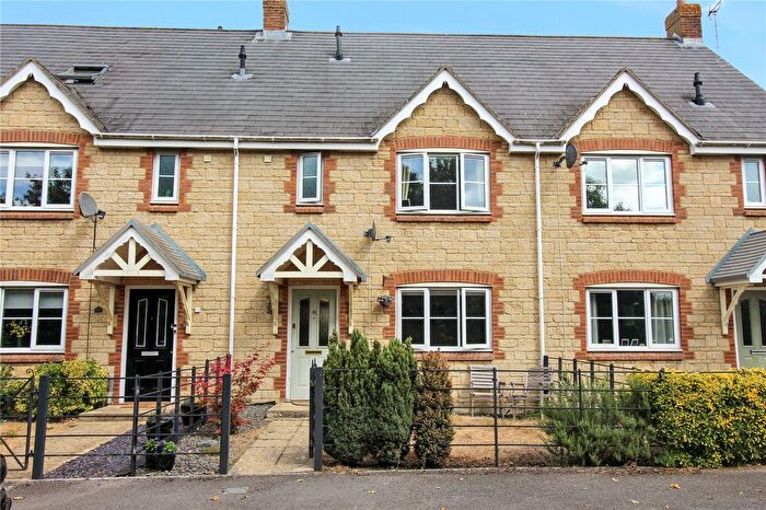 3 Bedroom Terraced House For Sale In Mayfly Road, Oakhurst, Swindon, SN25