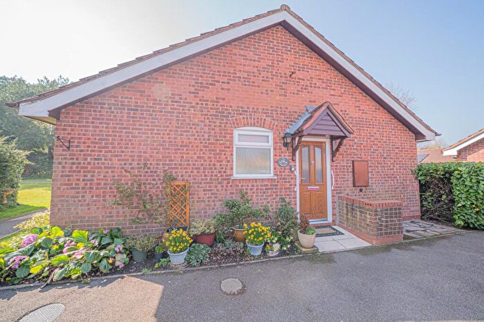1 Bedroom Terraced Bungalow For Sale In Poplar Road, Dorridge, B93