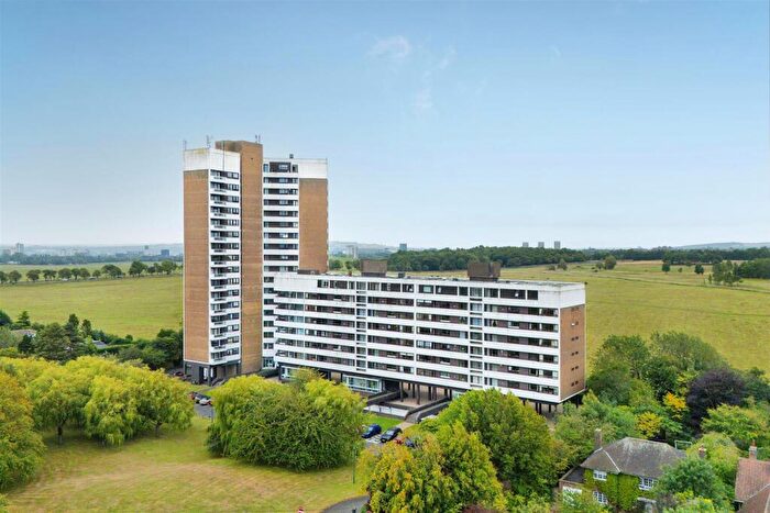 3 Bedroom Apartment For Sale In Montagu Court, Newcastle Upon Tyne, NE3