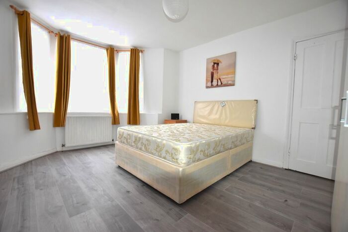 1 Bedroom Flat To Rent In Ingersoll Road, Shepherds Bush, W12