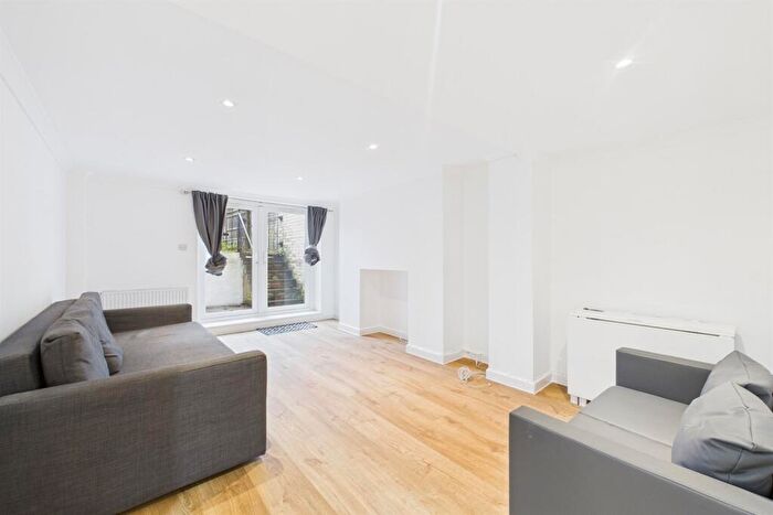 1 Bedroom Flat To Rent In Byrne Road, London, SW12