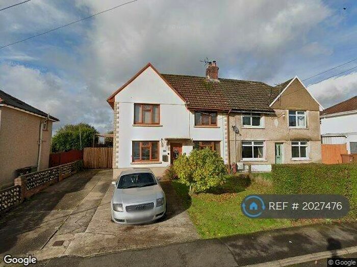 3 Bedroom Semi-Detached House To Rent In Brynheulog St, Penybryn, Hengoed, CF82