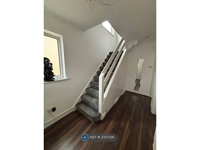 3 Bedroom Semi-Detached House To Rent In Morden Way, Sutton, SM3