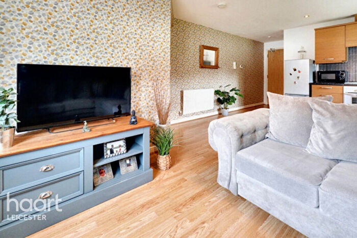 1 Bedroom Apartment For Sale In Sockburn Close, Leicester, LE5