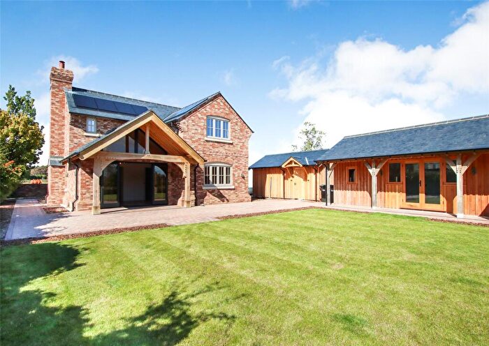 3 Bedroom Detached House For Sale In Lymington Road, East End, Lymington, Hampshire, SO41