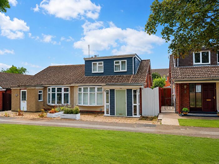 3 Bedroom Semi-Detached Bungalow For Sale In Brockwood Close, Northampton, NN5