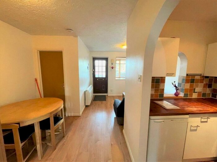 1 Bedroom Flat To Rent In North Wembley, Middlesex, HA0