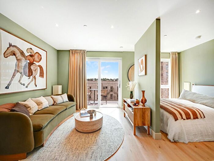 Studio To Rent In The Draper, Caversham Rd, NW9