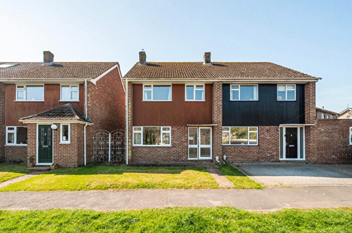 3 Bedroom Semi-Detached House For Sale In Fawconer Road, Newbury, RG20