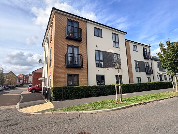 2 Bedroom Flat To Rent In Square Leaze, Bristol, BS34
