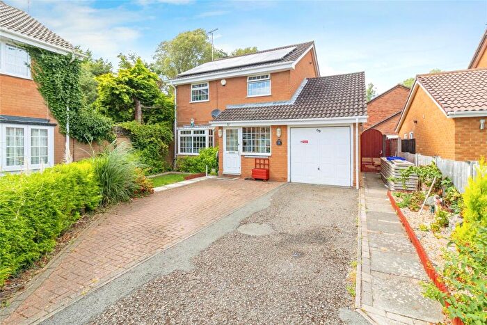4 Bedroom Detached House For Sale In Padstow Avenue, Fishermead, Milton Keynes, Buckinghamshire, MK6