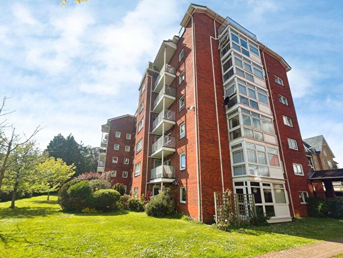 2 Bedroom Apartment For Sale In Christchurch Road, Bournemouth, Dorset, BH1