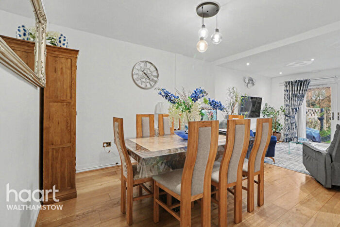 5 Bedroom End Of Terrace House For Sale In Hall Lane, Chingford, E4