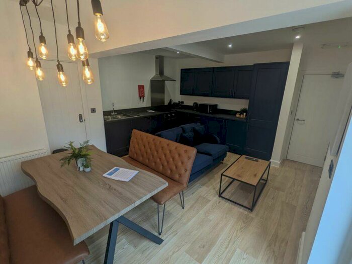 House To Rent In Rolls Royce Location, DE24