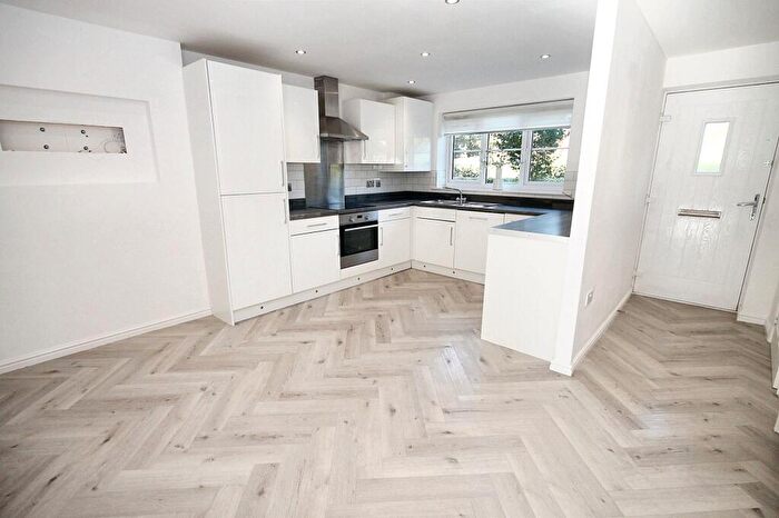 4 Bedroom Town House To Rent In Oakhurst Drive, Wardle, OL12