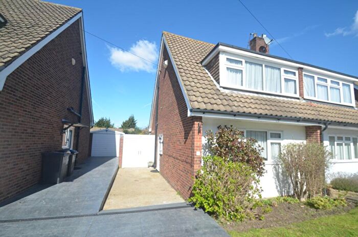 3 Bedroom Semi Detached House For Sale In Homer Road, Shirley, Croydon, CR0