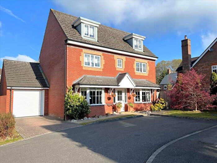 5 Bedroom Detached House For Sale In Martindales, Southwater, Horsham, RH13